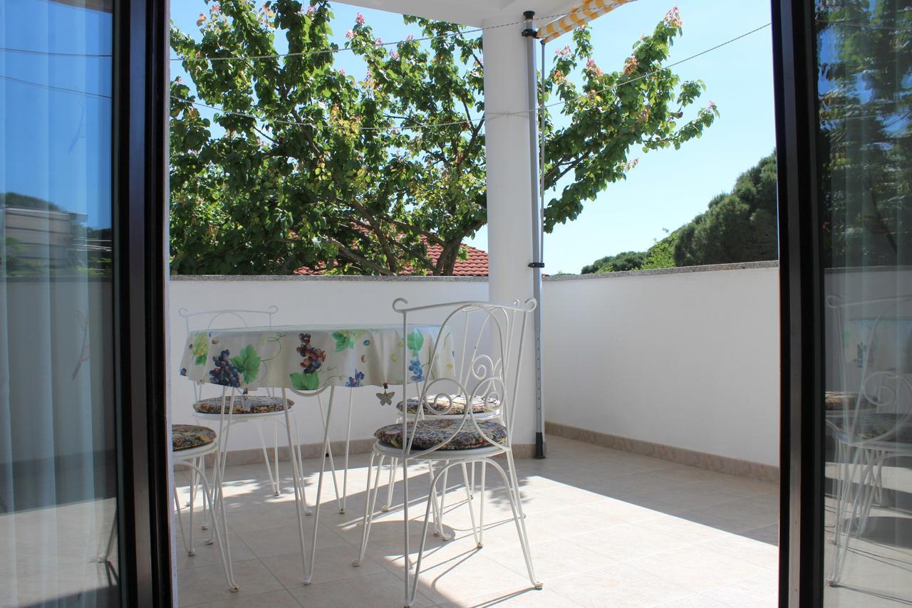 Apartment Maja Stinjan ภายนอก รูปภาพ