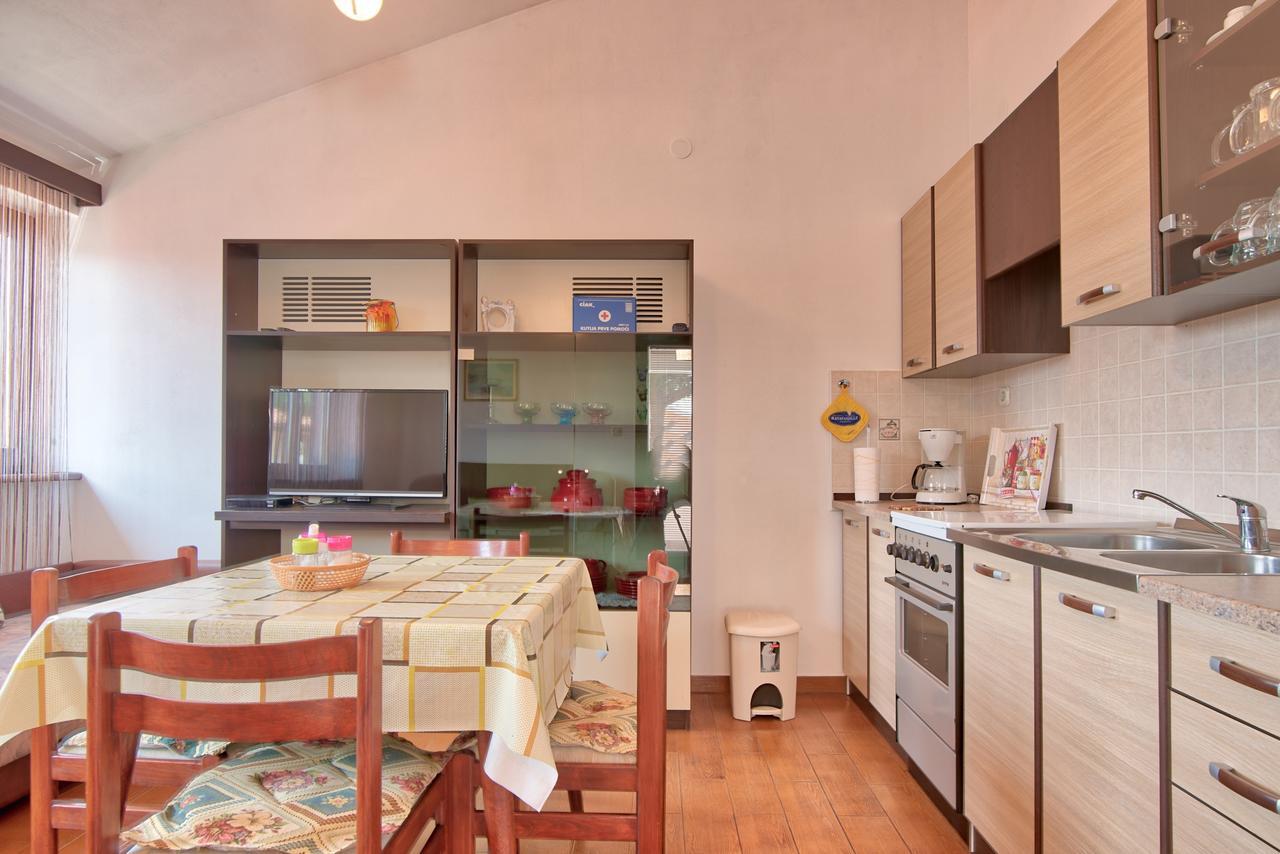 Apartment Maja Stinjan ภายนอก รูปภาพ
