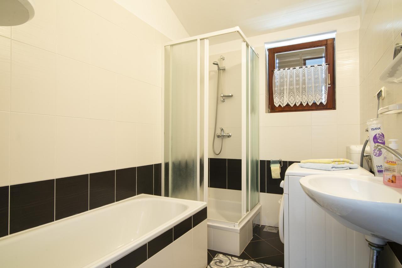 Apartment Maja Stinjan ภายนอก รูปภาพ