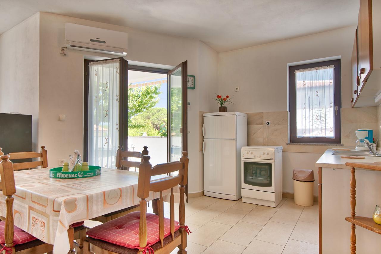 Apartment Maja Stinjan ภายนอก รูปภาพ