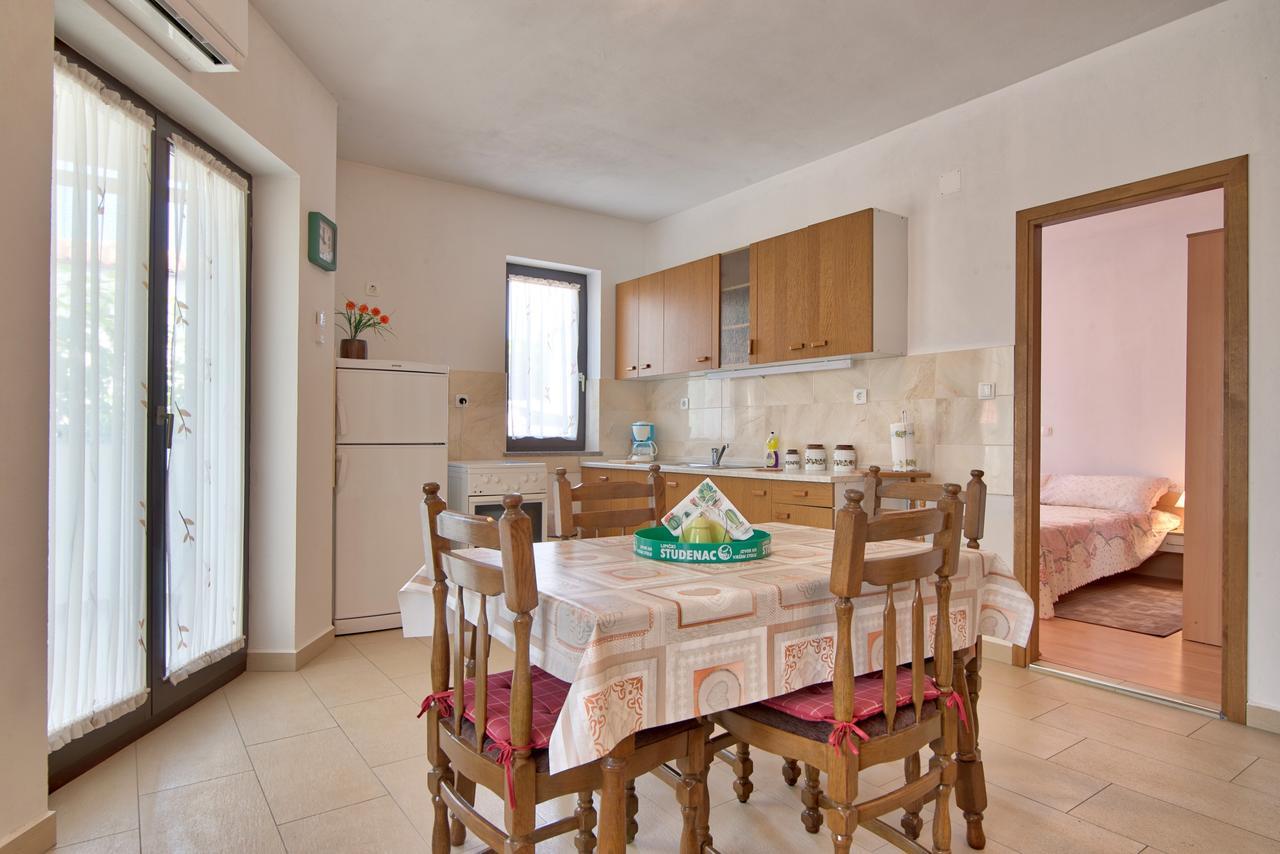 Apartment Maja Stinjan ภายนอก รูปภาพ