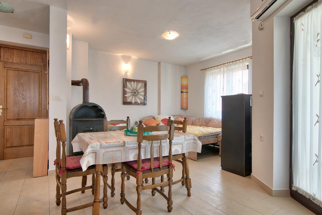 Apartment Maja Stinjan ภายนอก รูปภาพ